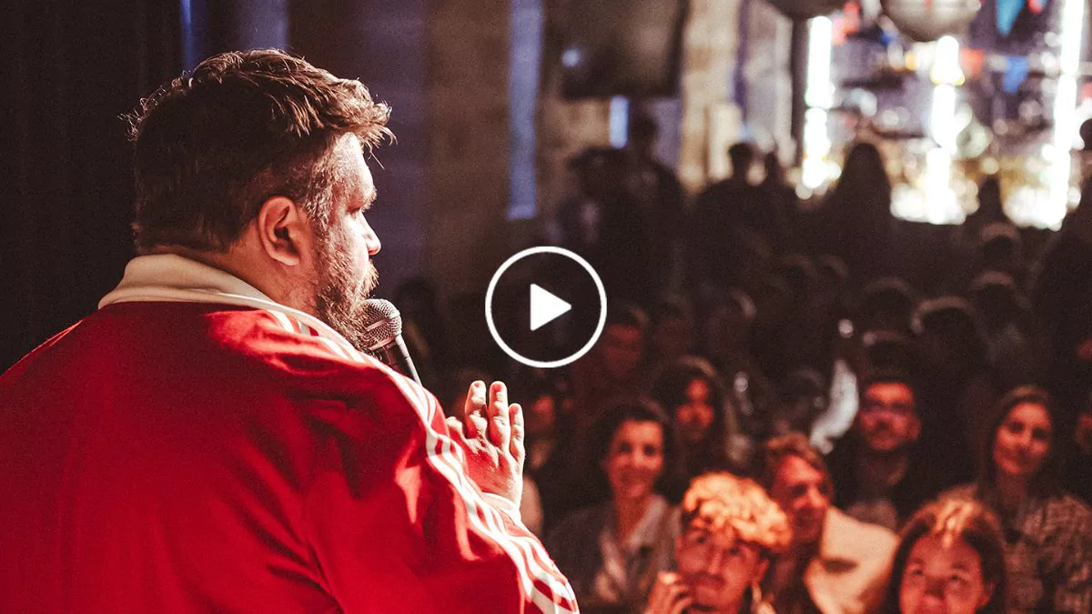 STAND-UP COMEDY CLUB représenté par Brio – Léo Dumon