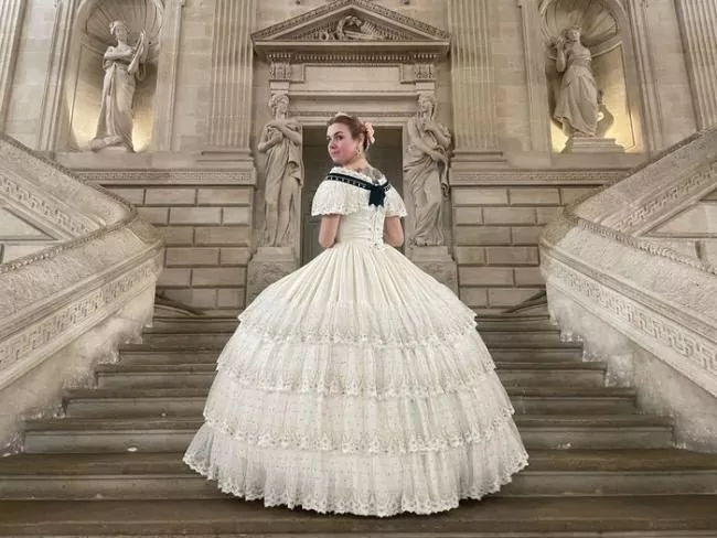 Les danses du Second Empire dans la cour des douanes