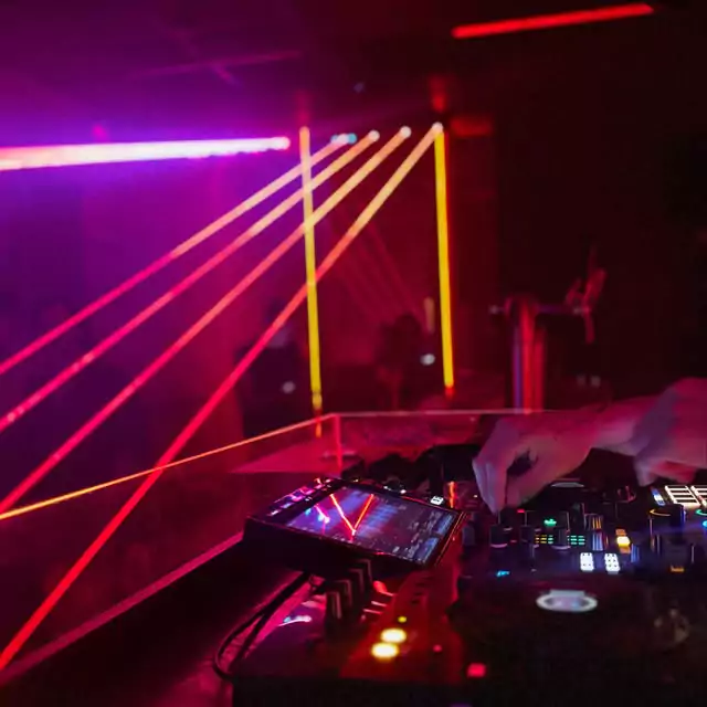 @alekscameron – Tech House